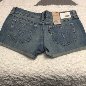 LEVIS SHORTS